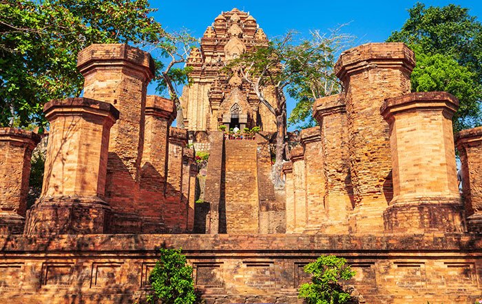 Kinh nghiệm du lịch Tháp bà Ponagar Nha Trang