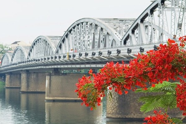 Cầu Tràng Tiền - Chứng nhân lịch sử của thành phố Huế