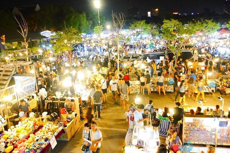 Có gì ở chợ đêm Sơn Trà - Khu mua sắm ăn uống nổi tiếng Đà Nẵng