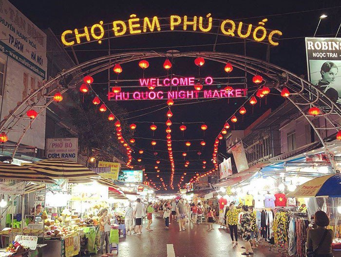 chợ-đêm-dinh-cậu-phú-quốc