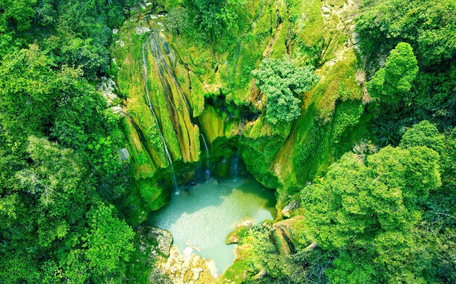 Khám phá vẻ đẹp hoang sơ của thác Nàng Tiên - Mộc Châu