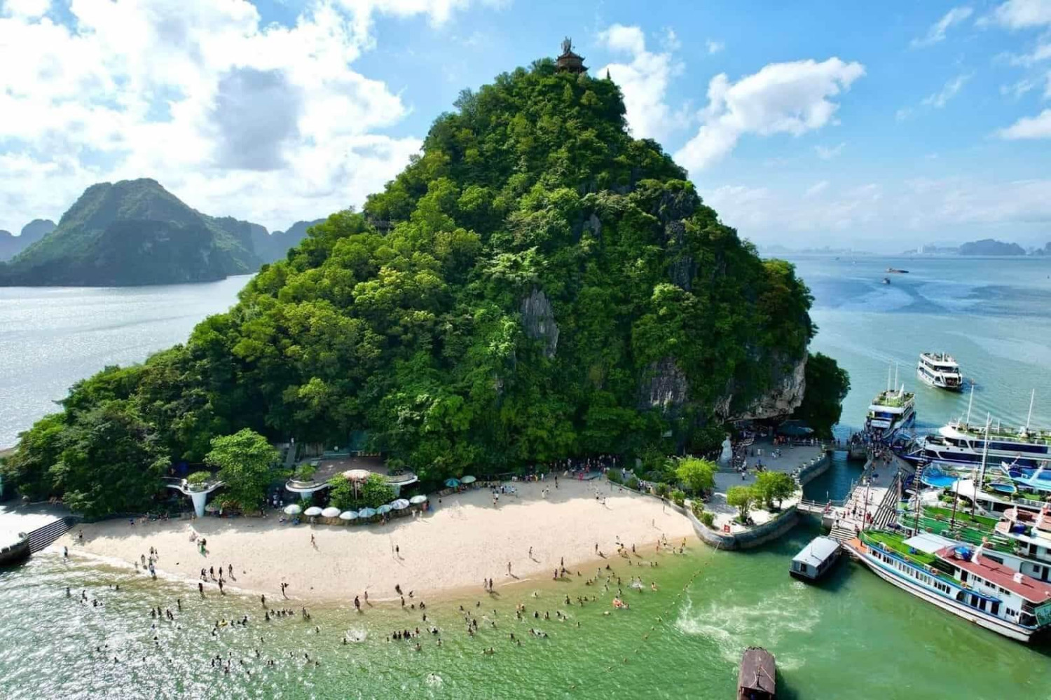 tham-quan-vinh-ha-long-2