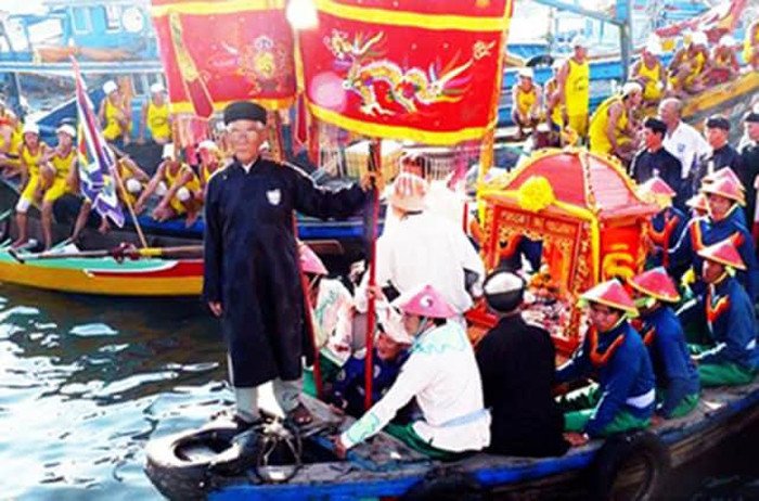Lễ hội Cầu ngư hay lễ hội Cá voi ở đảo Hòn Tằm Nha Trang 