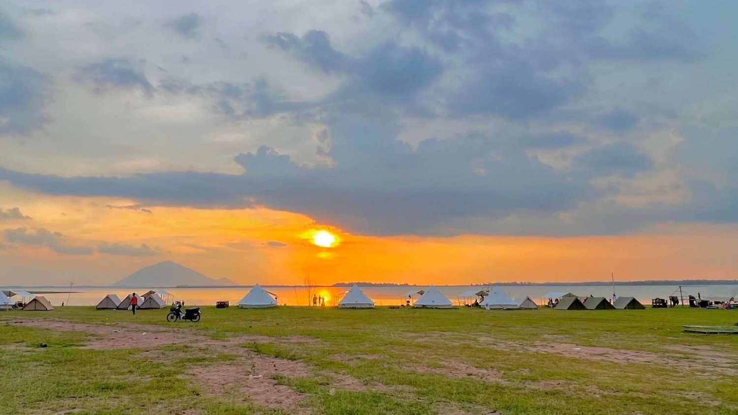 Hồ Dầu Tiếng - Địa điểm camping cực kỳ hot cho giới trẻ tại Tây Ninh