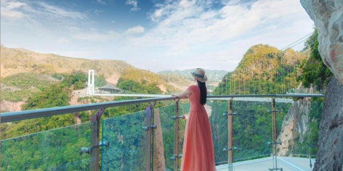 Khám phá cầu kính Bạch Long - Cây cầu đi bộ dài nhất thế giới ở Mộc Châu