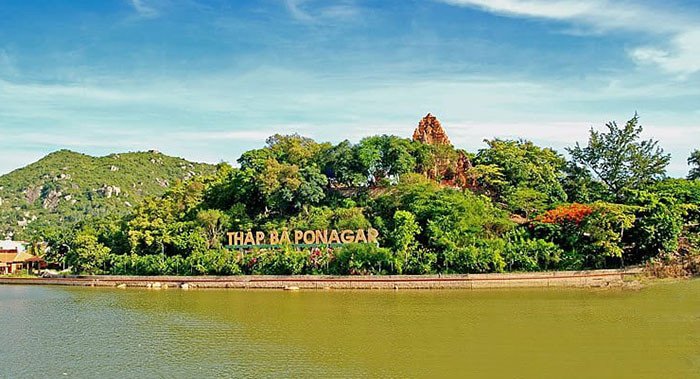 Kinh nghiệm du lịch Tháp bà Ponagar Nha Trang