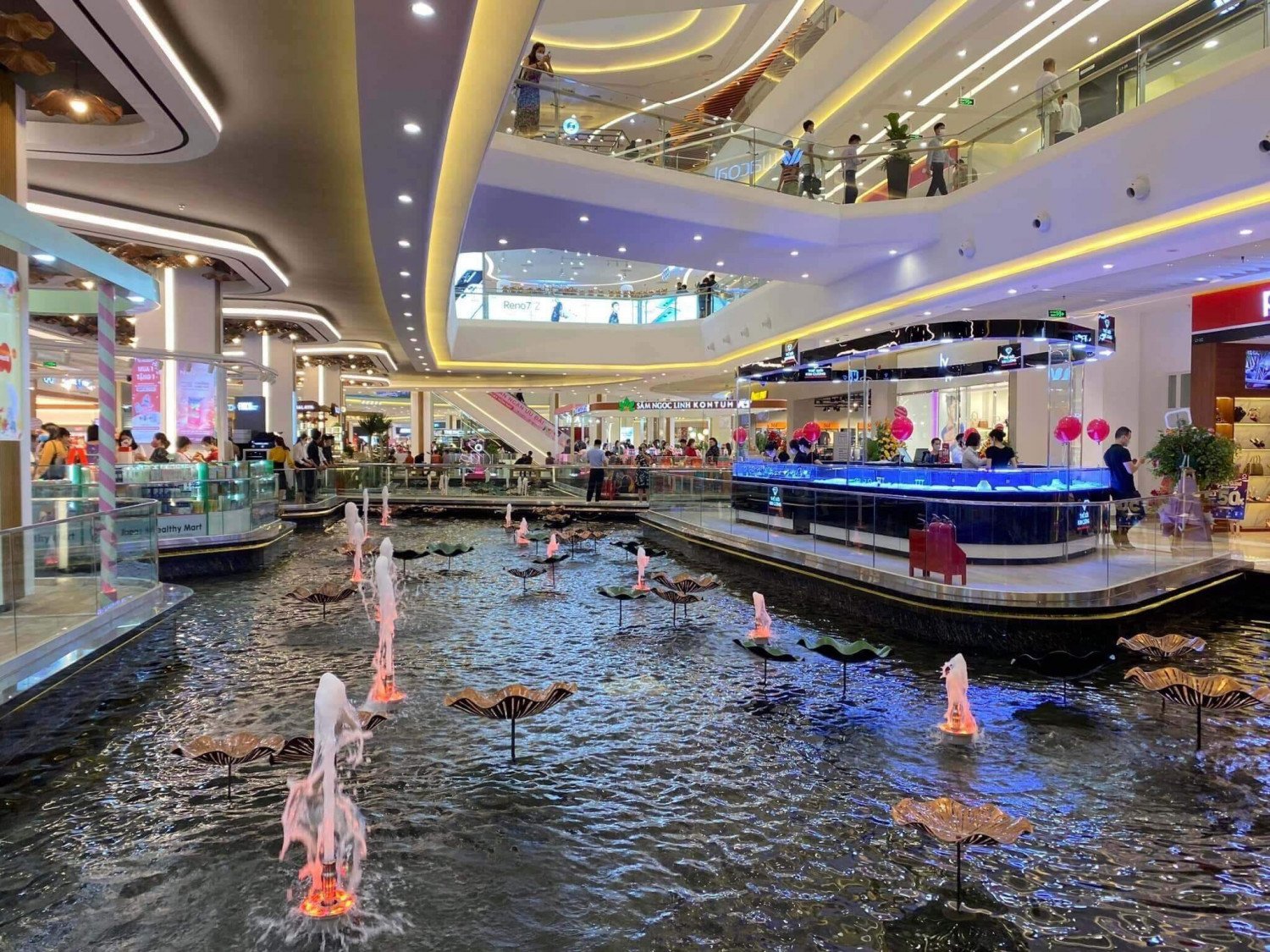 Tổng hợp review những trải nghiệm thú vị tại Vincom Mega Mall Smart City