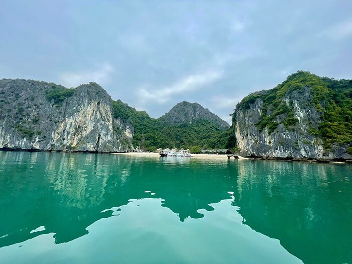 Vịnh Lan Hạ với tên gọi " đảo ngọc thiên đường " tại Hải Phòng